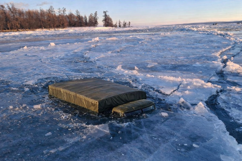 Нуурын мөс цөмөрсний улмаас автомашинтай зорчиж явсан 2 иргэн амь насаа алджээ